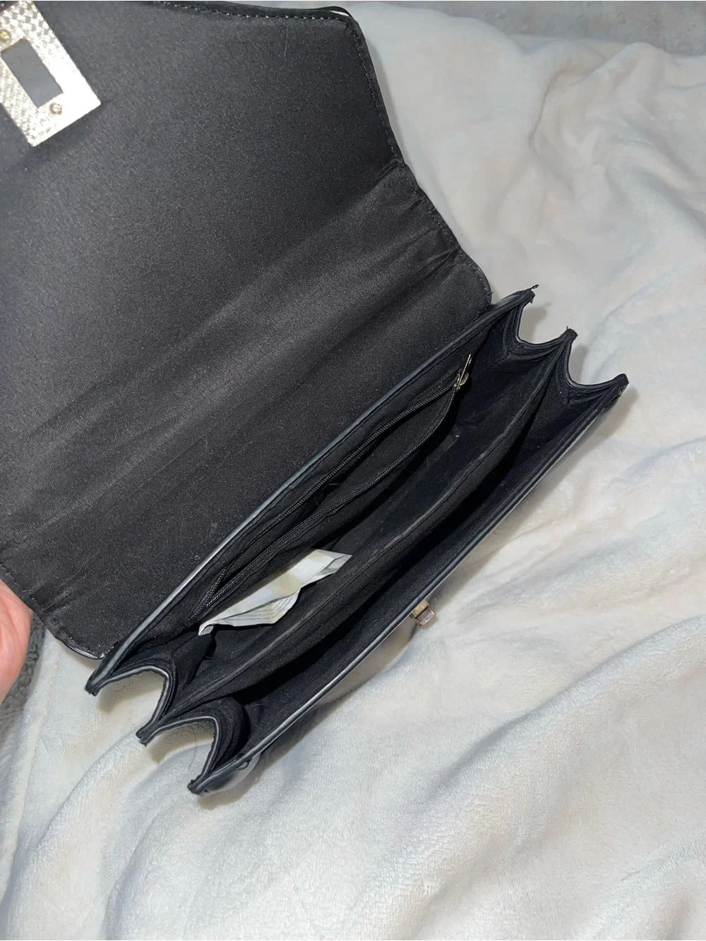 Minimalist Black Crossbody Bag with Gold-Tone Clasp